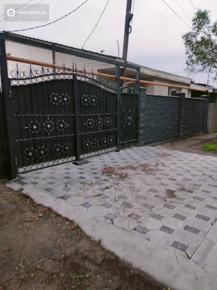 130 м², 5-комнатная часть дома, 4 соток, 130 м², изображение - 1