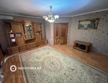 4-комнатная квартира, этаж 3 из 3, 82 м²