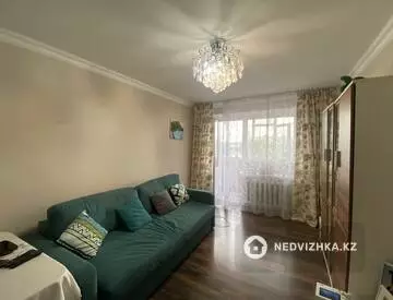 3-комнатная квартира, этаж 4 из 6, 63 м²