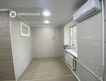 Офисное помещение, этаж 1 из 1, в жилом доме, 35 м²