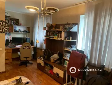 3-комнатная квартира, этаж 2 из 4, 64 м²
