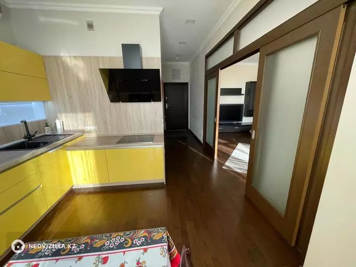 70 м², 2-комнатная квартира, этаж 12 из 12, 70 м², на длительный срок, изображение - 1