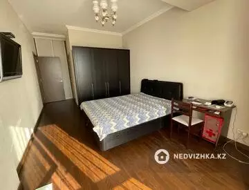 2-комнатная квартира, этаж 12 из 12, 70 м², на длительный срок