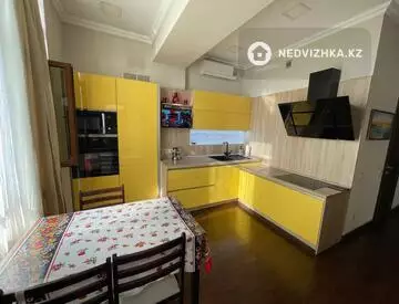 2-комнатная квартира, этаж 12 из 12, 70 м², на длительный срок