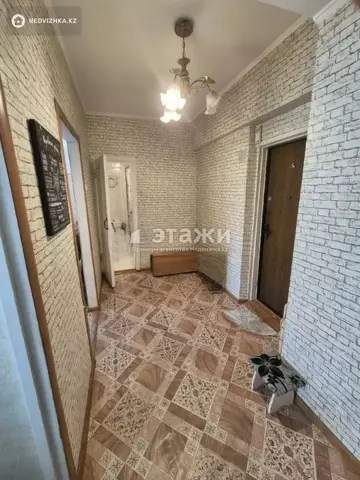 1-комнатная квартира, этаж 4 из 5, 36 м²