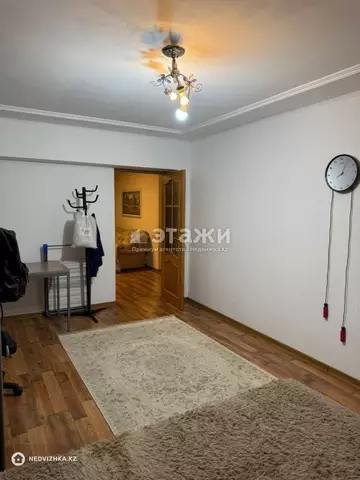 4-комнатная квартира, этаж 5 из 5, 100 м²