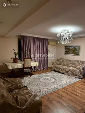 4-комнатная квартира, этаж 5 из 5, 100 м²