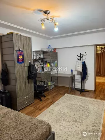 4-комнатная квартира, этаж 5 из 5, 100 м²