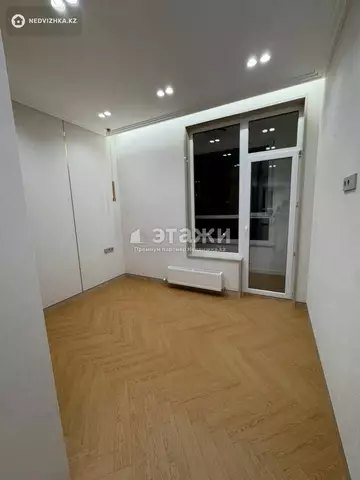 3-комнатная квартира, этаж 8 из 18, 70 м²