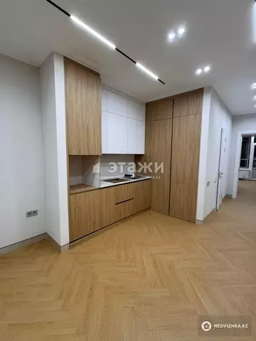 3-комнатная квартира, этаж 8 из 18, 70 м²