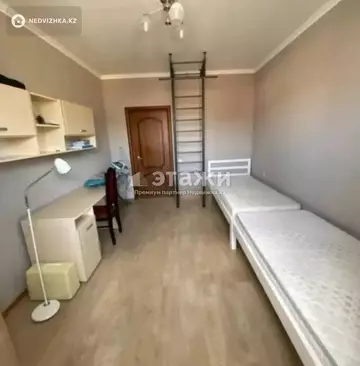 4-комнатная квартира, этаж 4 из 12, 107 м²