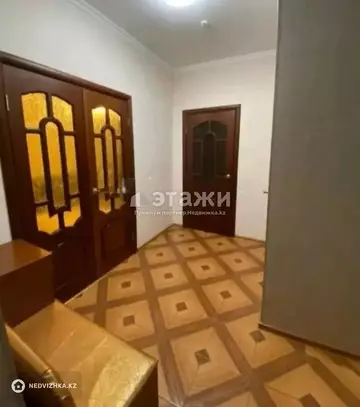 4-комнатная квартира, этаж 4 из 12, 107 м²