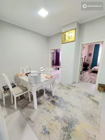 2-комнатная квартира, этаж 9 из 18, 79 м²