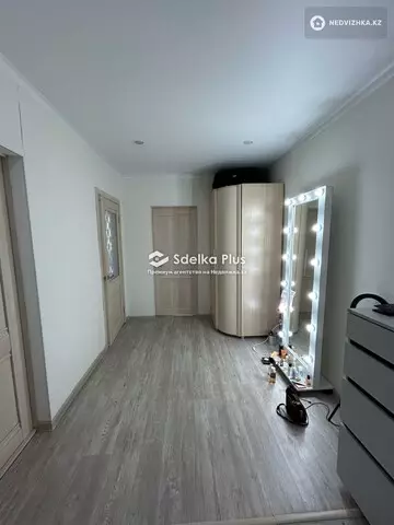 1-комнатная квартира, этаж 10 из 10, 37 м²