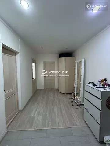 1-комнатная квартира, этаж 10 из 10, 37 м²