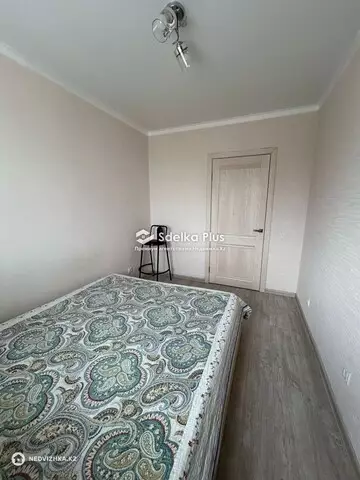 1-комнатная квартира, этаж 10 из 10, 37 м²