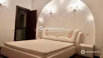 4-комнатная квартира, этаж 5 из 10, 196 м²
