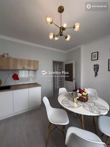 4-комнатная квартира, этаж 8 из 12, 96 м²
