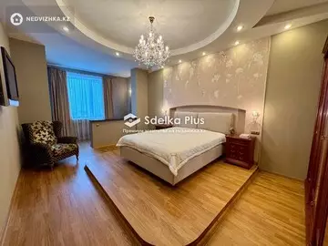 5-комнатная квартира, этаж 8 из 10, 202 м²