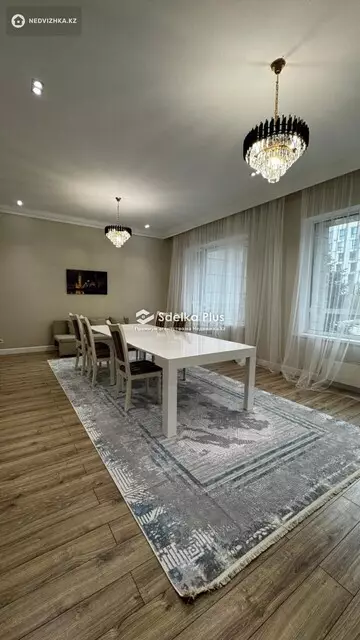 4-комнатная квартира, этаж 2 из 8, 190 м²