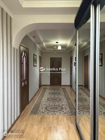 3-комнатная квартира, этаж 8 из 10, 100 м²