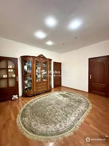 4-комнатная квартира, этаж 11 из 12, 182 м²