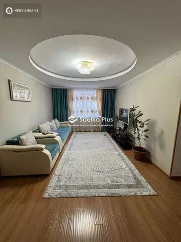 4-комнатная квартира, этаж 8 из 12, 94 м²
