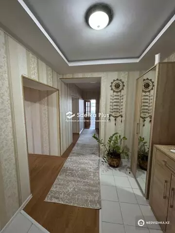 4-комнатная квартира, этаж 8 из 12, 94 м²