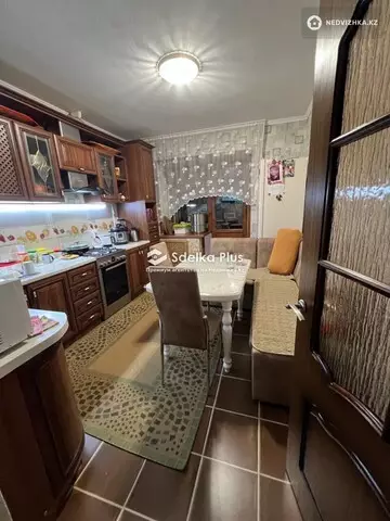 4-комнатная квартира, этаж 1 из 6, 1 231 м²