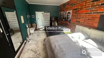 4-комнатная квартира, этаж 9 из 9, 80 м²