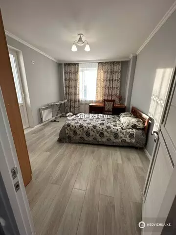 2-комнатная квартира, этаж 4 из 10, 61 м²