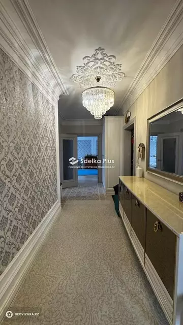4-комнатная квартира, этаж 12 из 12, 120 м²