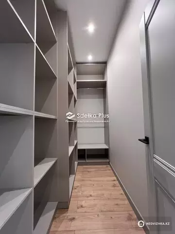 2-комнатная квартира, этаж 12 из 12, 56 м²