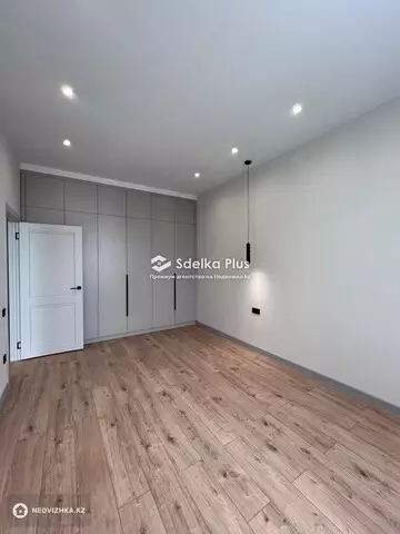 2-комнатная квартира, этаж 12 из 12, 56 м²