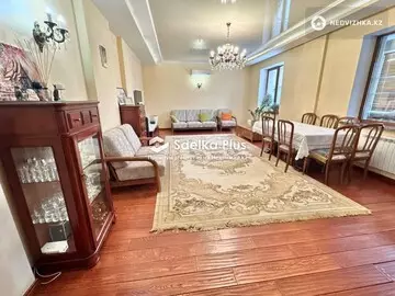 4-комнатная квартира, этаж 4 из 5, 179 м²
