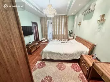 4-комнатная квартира, этаж 4 из 5, 179 м²