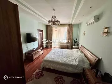 4-комнатная квартира, этаж 4 из 5, 179 м²