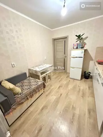 1-комнатная квартира, этаж 10 из 10, 40 м²