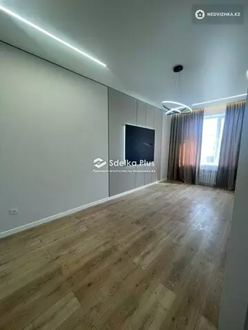 2-комнатная квартира, этаж 8 из 9, 55 м²