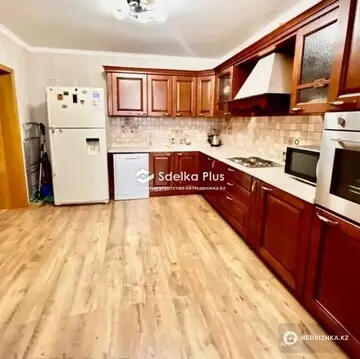 4-комнатная квартира, этаж 9 из 9, 104 м²