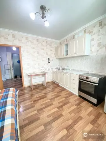 1-комнатная квартира, этаж 10 из 13, 40 м²