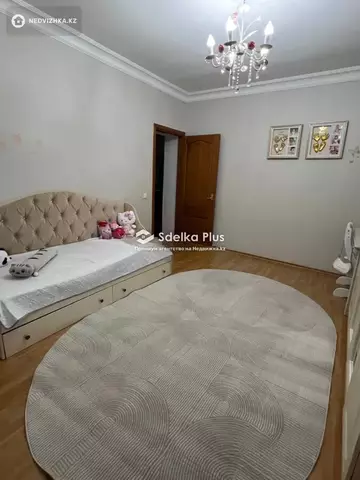 4-комнатная квартира, этаж 3 из 8, 140 м²