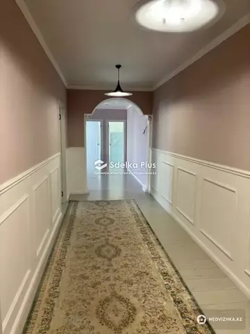4-комнатная квартира, этаж 7 из 8, 158 м²