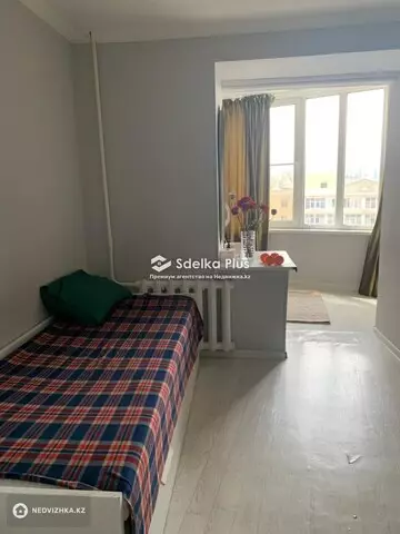 5-комнатная квартира, этаж 6 из 9, 100 м²