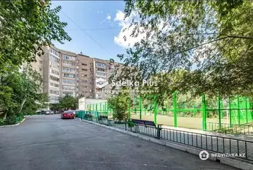 5-комнатная квартира, этаж 6 из 9, 100 м²