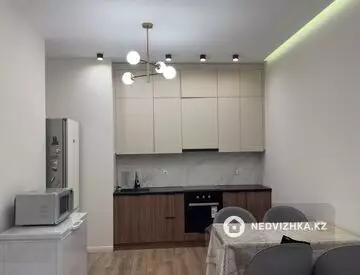 2-комнатная квартира, этаж 9 из 22, 58 м², на длительный срок