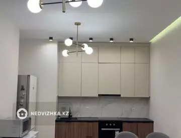2-комнатная квартира, этаж 9 из 22, 58 м², на длительный срок