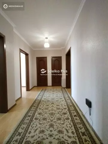 2-комнатная квартира, этаж 5 из 12, 82 м²