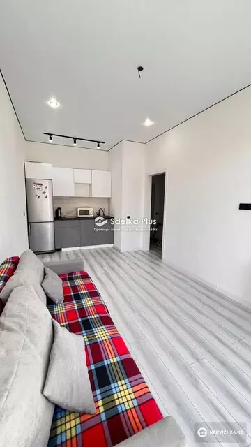 1-комнатная квартира, этаж 12 из 12, 40 м²
