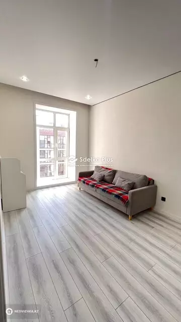 1-комнатная квартира, этаж 12 из 12, 40 м²